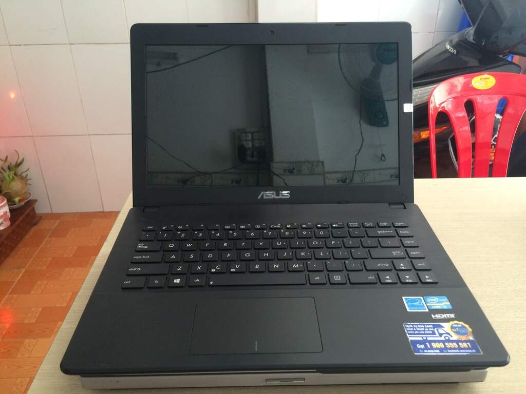 Laptop Asus X451CAP..jpg