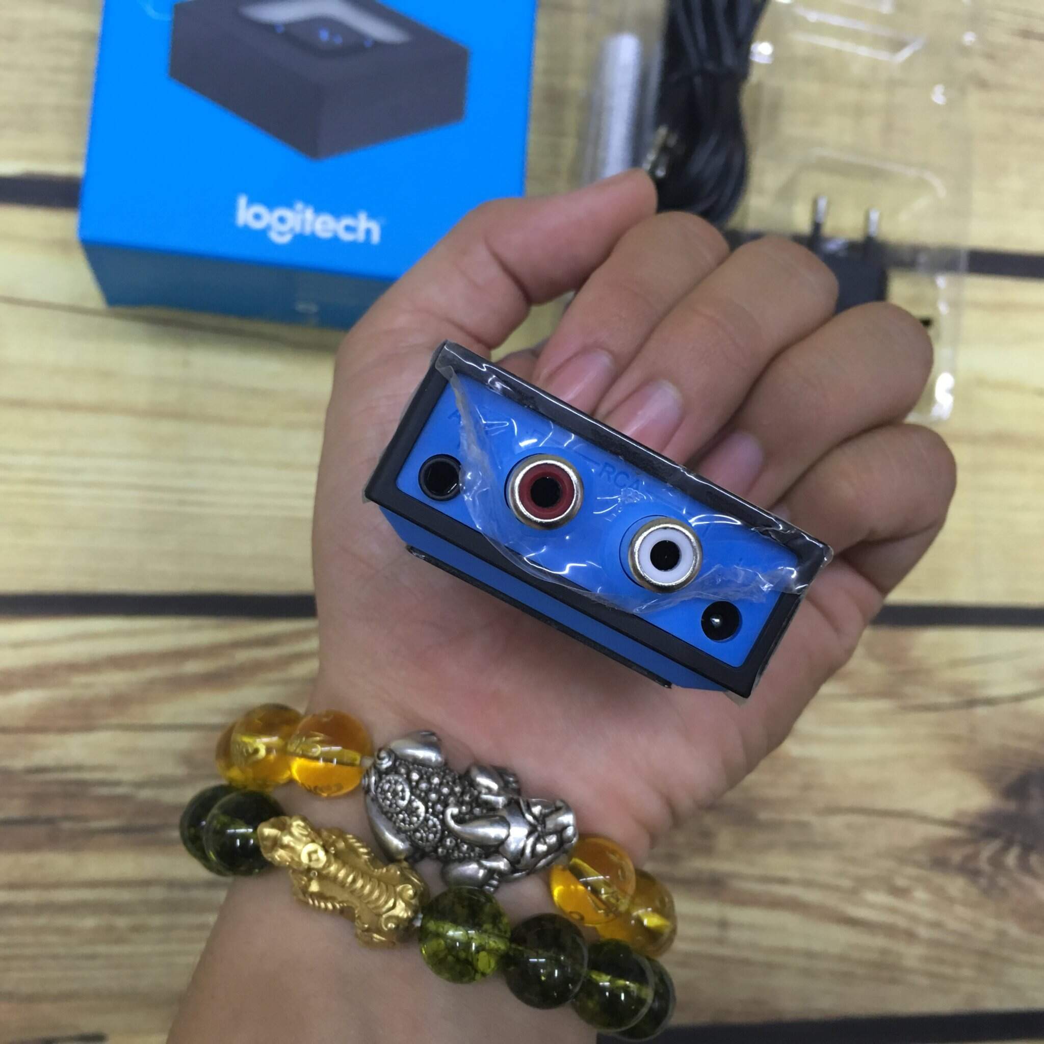 Logitech-Bluetooth-Audio- Receiver-3.JPG