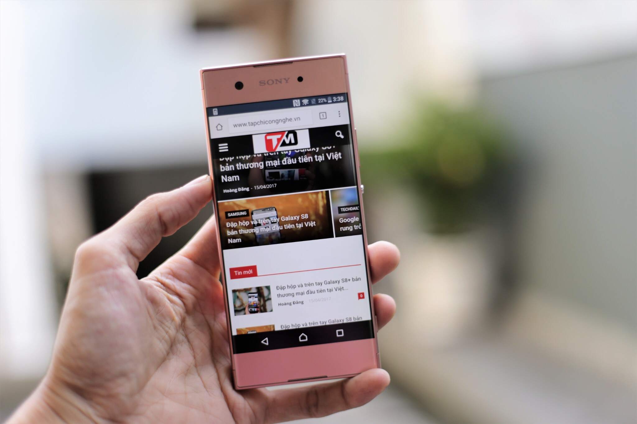 sony xa1 hong.jpg