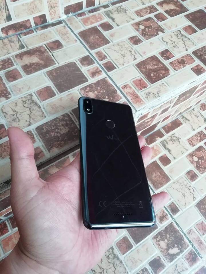 Wiko View Max1...jpg