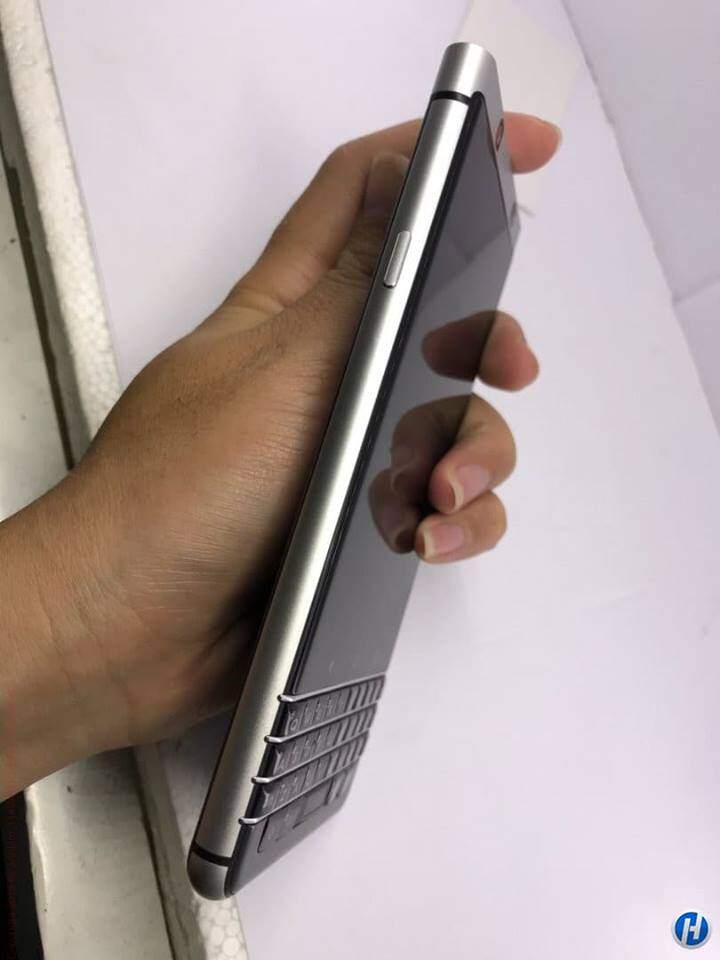 Blackberry KeyOne..jpg