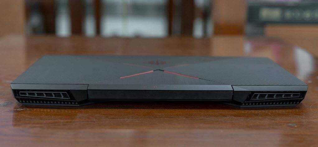 hp_omen_15t_2017_8_ornt.jpg