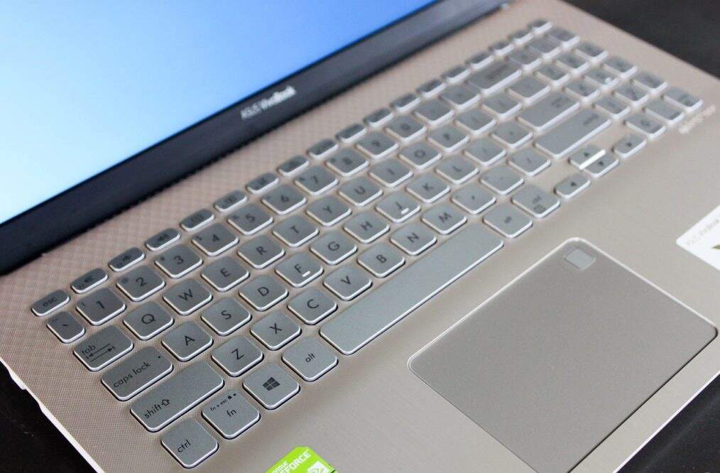 Danh-gia-Asus-VivoBook-S15-TechTimes-19-1024x683.jpg